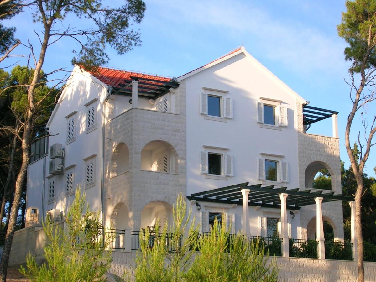 Apartment La Riva - Seafront Sutivan