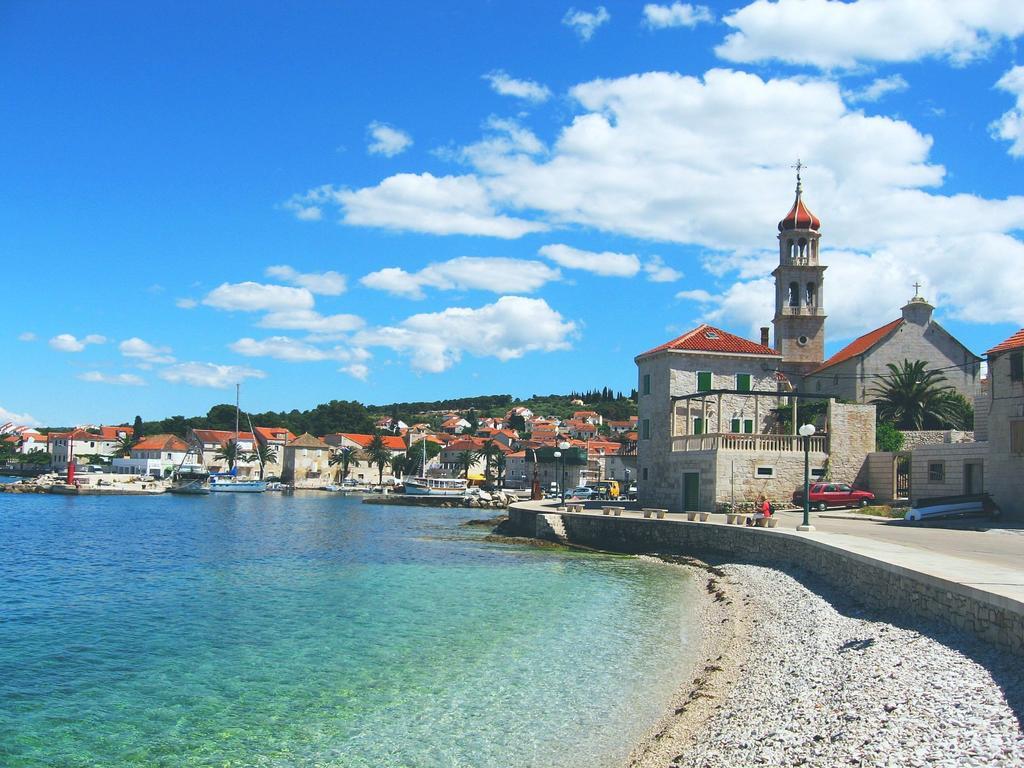 La Riva - Seafront Sutivan