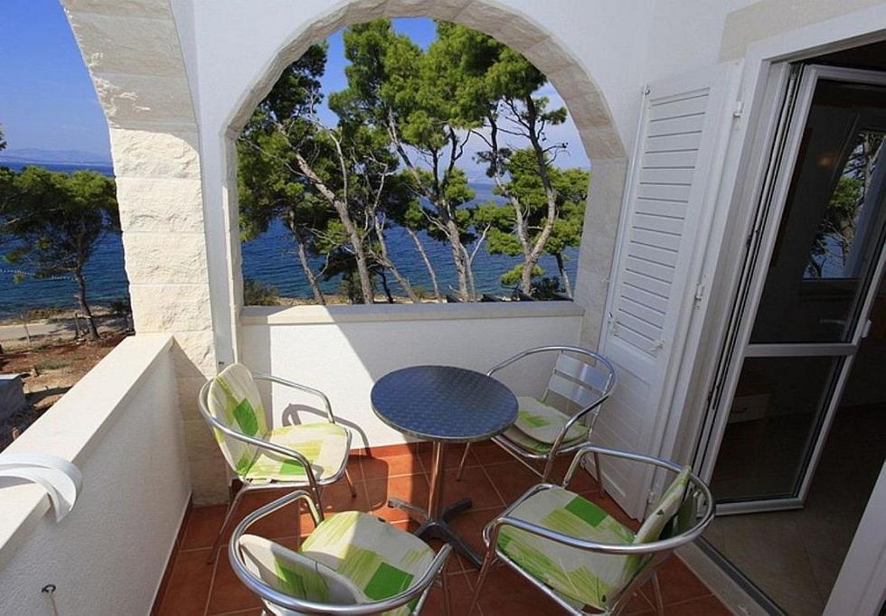 La Riva - Seafront Apartmán Sutivan
