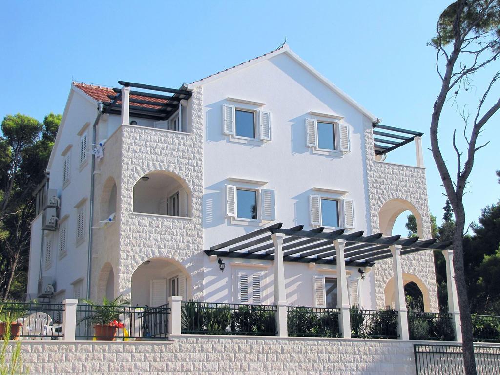 La Riva - Seafront Apartmán