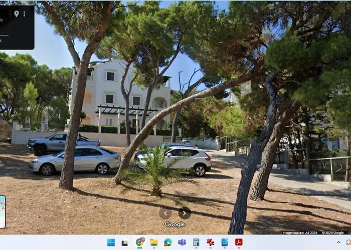 Apartments Villa La Riva - Seafront Accommodation